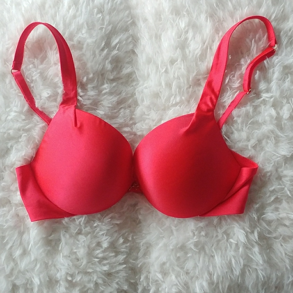 Victoria's Secret plunge bra